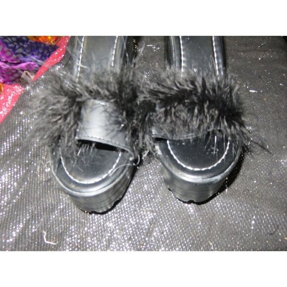 Chunky Platform Ankle buckle Feather embellished heels size 41 or US 9 - Picture 3 of 14